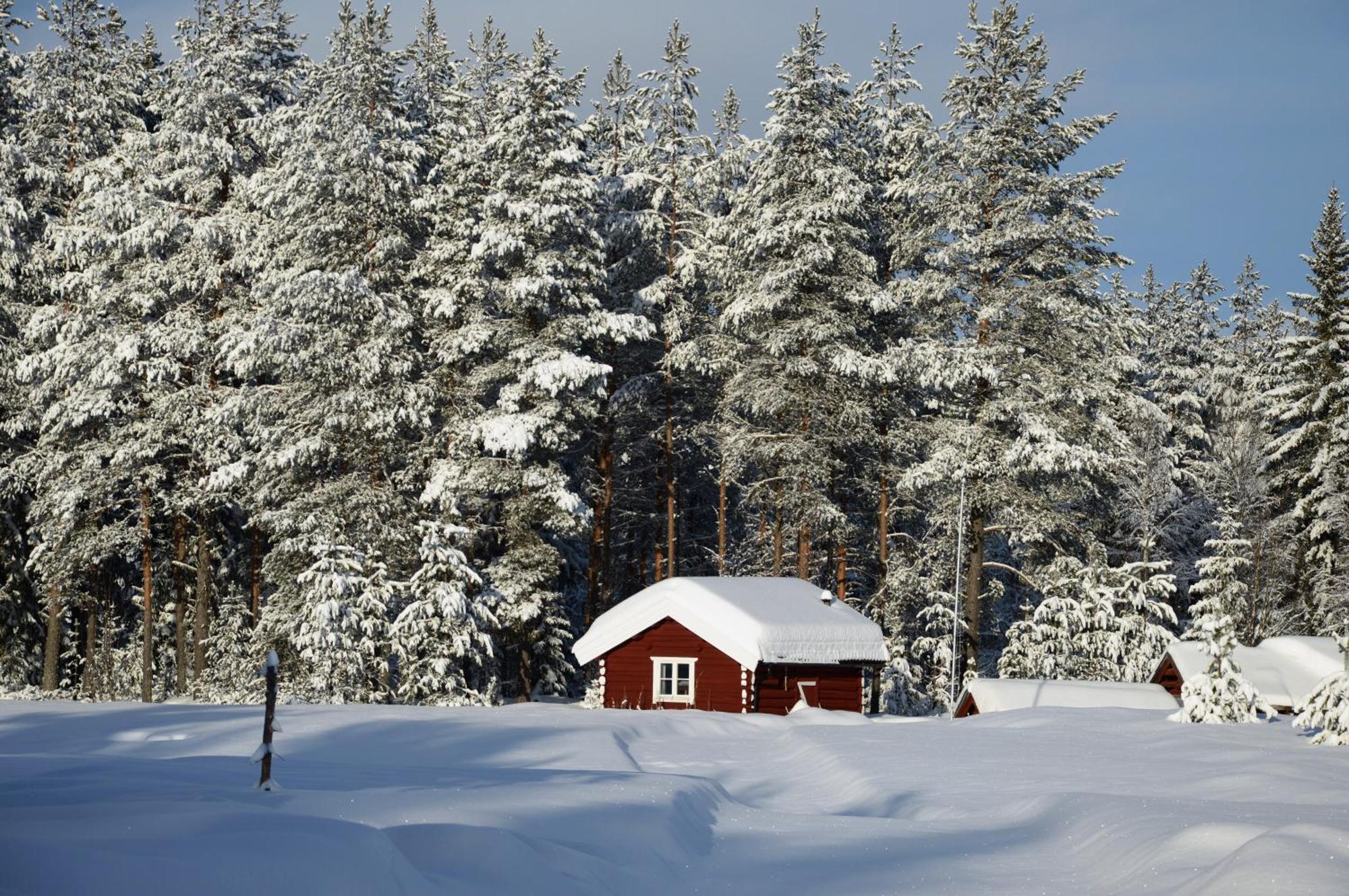 Hytte Anno 1721 Uten Internett, Strom, Vann - Men Med Rodmalt Utedo Ljordal Bagian luar foto