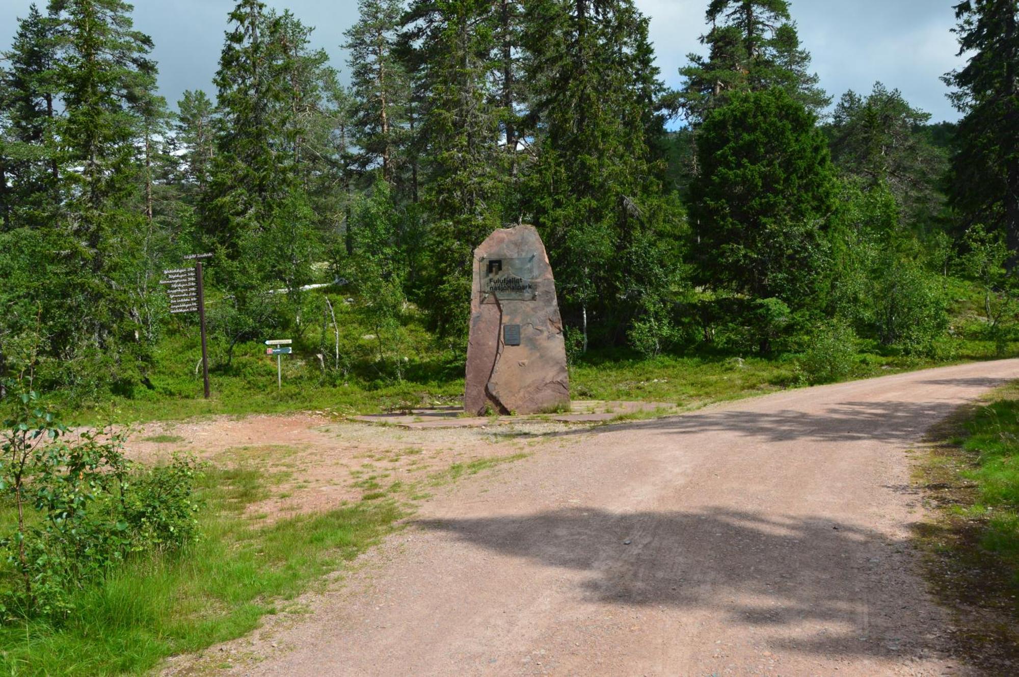 Hytte Anno 1721 Uten Internett, Strom, Vann - Men Med Rodmalt Utedo Ljordal Bagian luar foto