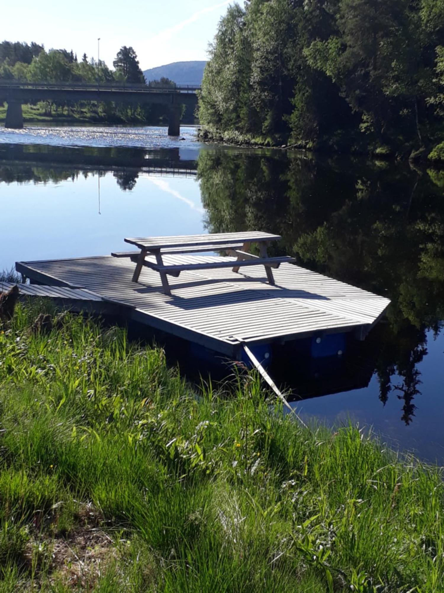 Hytte Anno 1721 Uten Internett, Strom, Vann - Men Med Rodmalt Utedo Ljordal Bagian luar foto